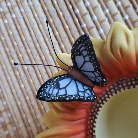 PartyLite Tealight Holders Set of 2 - Butterfly & Ladybug on Sunflowers - Picture 3 of 15
